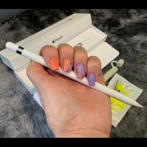 Apple Gen 1 Pencil EUC with Glow in Dark Extra Rubber Case